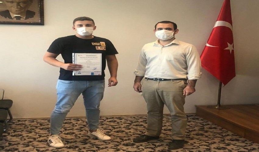 Mesleki Yeterlilik Belgelerimizi Teslim Ediyoruz