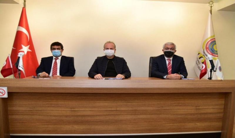 Ticaret Bakanlığı Esnaf Sanatkârlar ve Kooperatifçilik Genel Müdürlüğü Daire Başkanı Yavuz Selim Akçakale, Edirne İl Ticaret Müdürü Mahmut Altun ve Kadın Kooperatifi yöneticilerinden ziyaret.